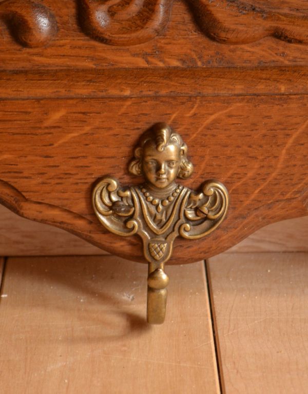 ウォールシェルフ・ウォールハンガー　アンティーク家具　アンティークの壁付け家具、フランスのおしゃれなウォールハンガー。真鍮製のフックが付いています。(j-113-z)