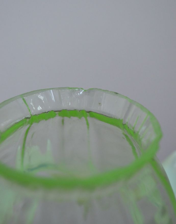 ペンダントライト 照明・ライティング ヴァセリンガラスを使ったシェードの照明、アンティークペンダントライト(器具セット付き)。シェードは、アンティークのため、誤差があったり、キズ、汚れが入っている場合もあります。(j-117-z)