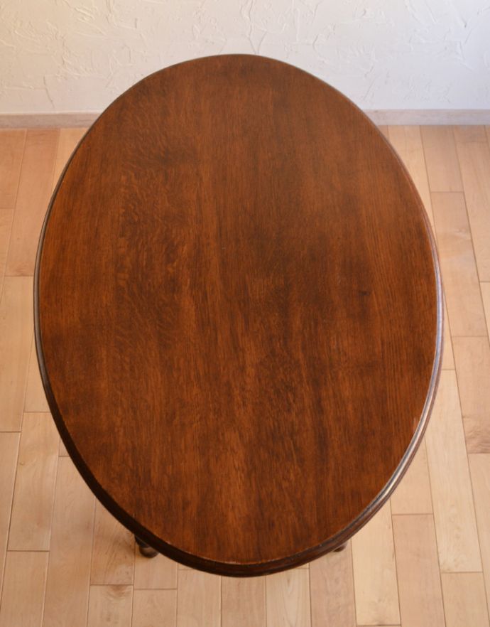 ロイドテーブル　アンティーク家具　フランスらしいデザインのアンティーク家具、オーク材のオケージョナルテーブル。天板です。(j-1244-f-1)