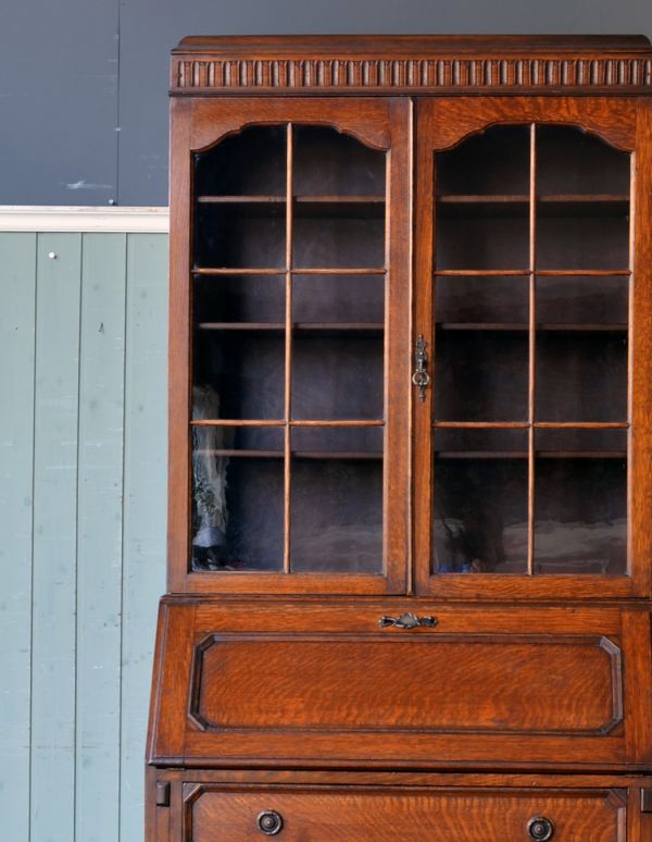 ビューロー アンティーク家具 大容量のアンティーク収納家具、英国のブックビューロー(本棚とデスク)。美しいアンティークガラス。(j-1247-f)