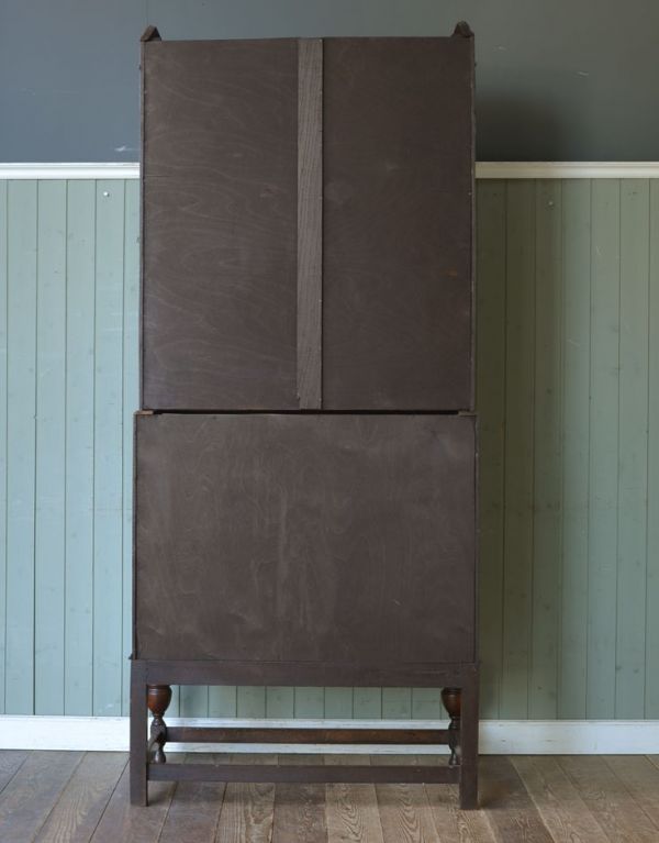 ビューロー アンティーク家具 大容量のアンティーク収納家具、英国のブックビューロー(本棚とデスク)。キチンとメンテナンスしてあるので、裏側もキレイです。(j-1247-f)