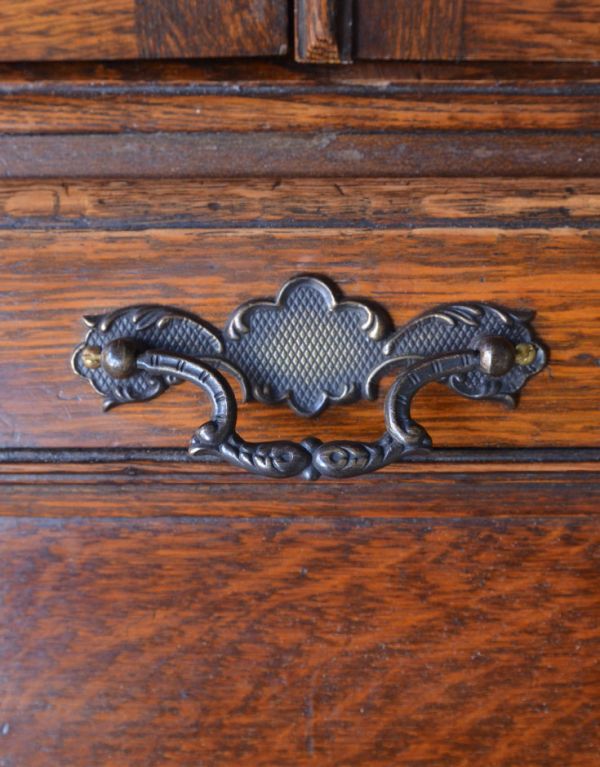 ビューロー アンティーク家具 大容量のアンティーク収納家具、英国のブックビューロー(本棚とデスク)。ビューローの取っ手はこちら。(j-1247-f)