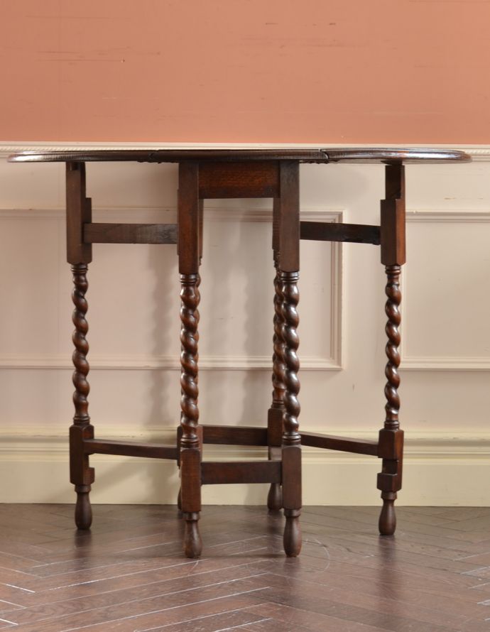 ロイドテーブル アンティーク家具 ティータイムに使うアンティーク家具、伸張式のゲートレッグテーブル。常に広げた状態でも十分にご使用頂けます。(j-1253-f-1)