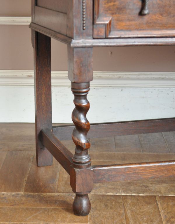 アンティークのキャビネット アンティーク家具 おしゃれな木製のアンティーク家具、ミラー付きのサイドボード。きちんと支えます。(j-1268-f)