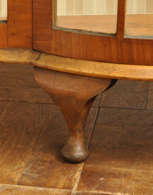 アンティークのキャビネット　アンティーク家具　イギリスのアンティーク家具、ガラスキャビネット（飾り棚）。きちんと支えます。(j-1287-f)