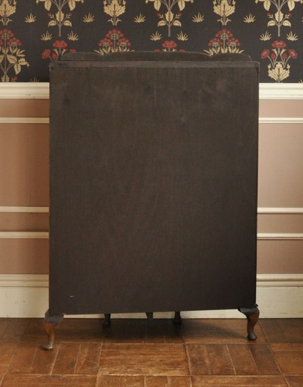 アンティークのキャビネット　アンティーク家具　イギリスのアンティーク家具、ガラスキャビネット（飾り棚）。裏もキレイにメンテナンスしてあります。(j-1287-f)