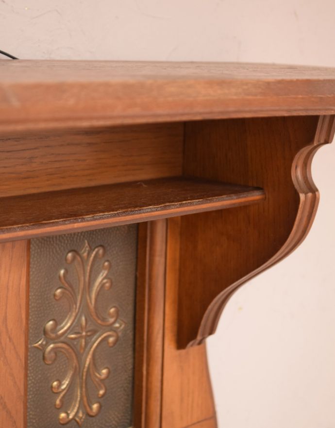 ウォールシェルフ・ウォールハンガー　アンティーク家具　真鍮細工が美しい・・・フランスアンティークのウッドシェルフ。天板の下には小さな棚がついています。(j-1301-f-1)