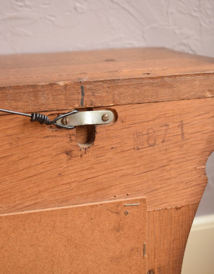 ウォールシェルフ・ウォールハンガー　アンティーク家具　真鍮細工が美しい・・・フランスアンティークのウッドシェルフ。重量があるので壁に取り付けの際は、しっかりとネジで固定してください。(j-1301-f-1)