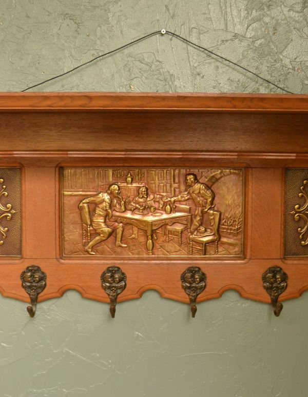 ウォールシェルフ・ウォールハンガー　アンティーク家具　アンティークの壁付け家具、フランスのおしゃれなウォールハンガー。どこから見ても丁寧に彫りの装飾が施してあります。(j-1302-f)