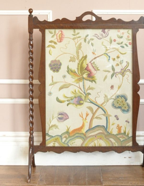 アンティーク家具 大人っぽい珍しいアンティーク家具、イギリスのスクリーン。持ち運びも楽なので、使いたいところで使ってくださいね。(j-1310-f)
