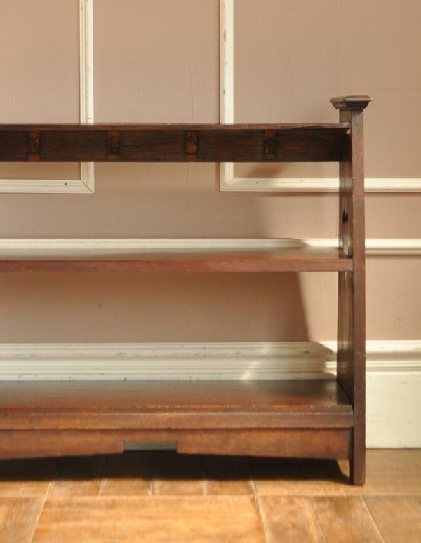 マガジンラック アンティーク家具 どこでも使える小さなアンティークの収納家具、マガジンラック。シンプルなデザインなので、テイストを気にせず使いやすいです。(j-1317-f)