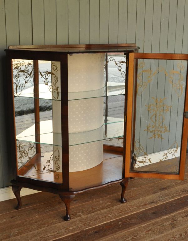 アンティークのキャビネット　アンティーク家具　英国スタイルの家具、ミラーとガラスが輝くアンティークショーケース 。キレイに修復してありますので、いろんなものを収納して下さい。(j-1321-f)