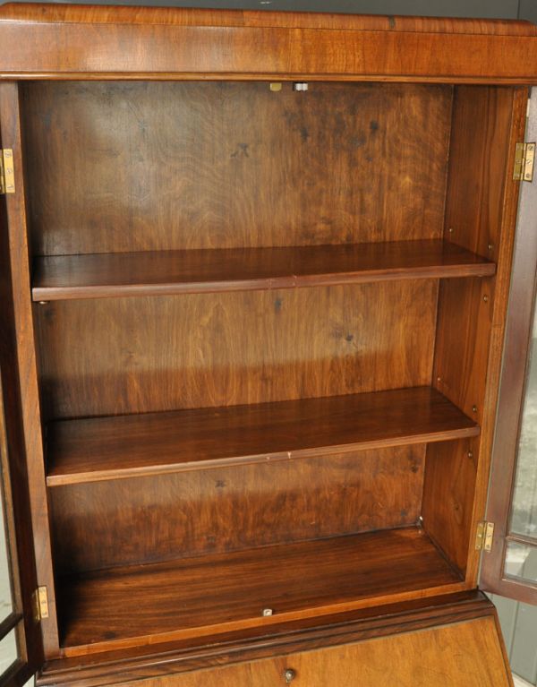 サイドバイサイド アンティーク家具 ガラスのキレイなアンティーク収納家具、英国のブックビューロー(本棚とデスク)。内側もピカピカにお直ししてあります。(j-1325-f)