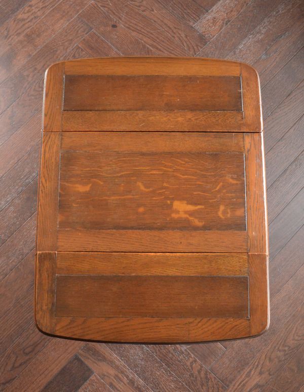 アンティーク家具　小ぶりなアンティークの英国家具、伸張式のコーヒーテーブル。天板もピカピカにお直ししました。(j-1330-f)