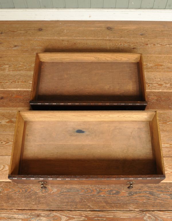 サイドバイサイド アンティーク家具 ガラスのアンティーク収納家具、英国のブックビューロー(本棚とデスク)。引き出しが2杯あります。(j-1336-f)