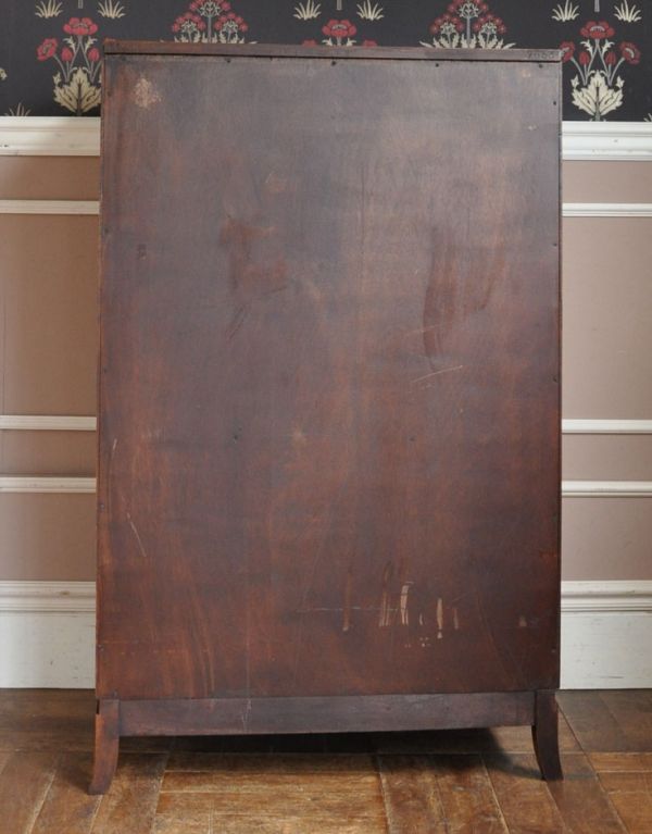 アンティークのキャビネット　アンティーク家具　アンティークのおしゃれな収納家具、ウォルナット材のカップボードチェスト。しっかりメンテナンスしてあるので、裏側もキレイな状態です。(j-1340-f)