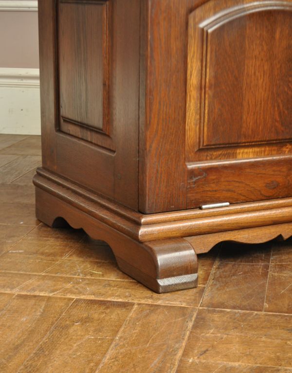 アンティーク家具 フランス輸入のアンティーク家具、おしゃれなブランケットボックス(ベンチ)。安定感のある脚です。(j-1345-f)