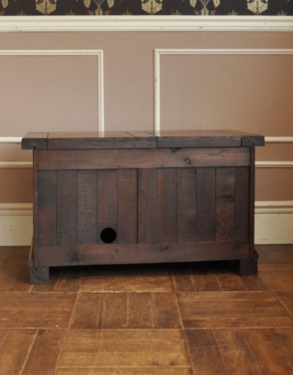 アンティーク家具 フランス輸入のアンティーク家具、おしゃれなブランケットボックス(ベンチ)。裏側もきちんとメンテナンスしているので、キレイな状態です。(j-1345-f)