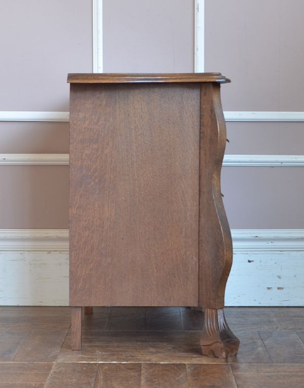 アンティークのチェスト　アンティーク家具　フランスから届いた小ぶりなチェスト（コモード）、美しいアンティーク南仏家具。前板が波打っています。(j-1355-f)