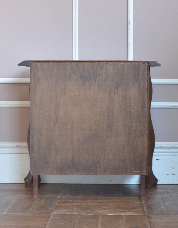 アンティークのチェスト　アンティーク家具　フランスから届いた小ぶりなチェスト（コモード）、美しいアンティーク南仏家具。裏側もキチンと仕上げているので、キレイな状態です。(j-1355-f)