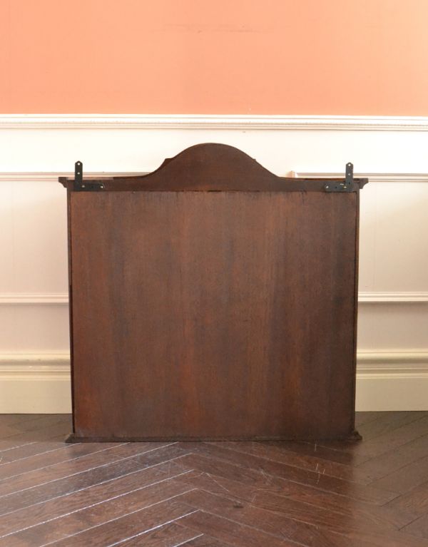 アンティーク家具　壁付けもできるアンティーク家具、小さなガラスキャビネット。裏側もキレイな状態です。(j-1360-f)