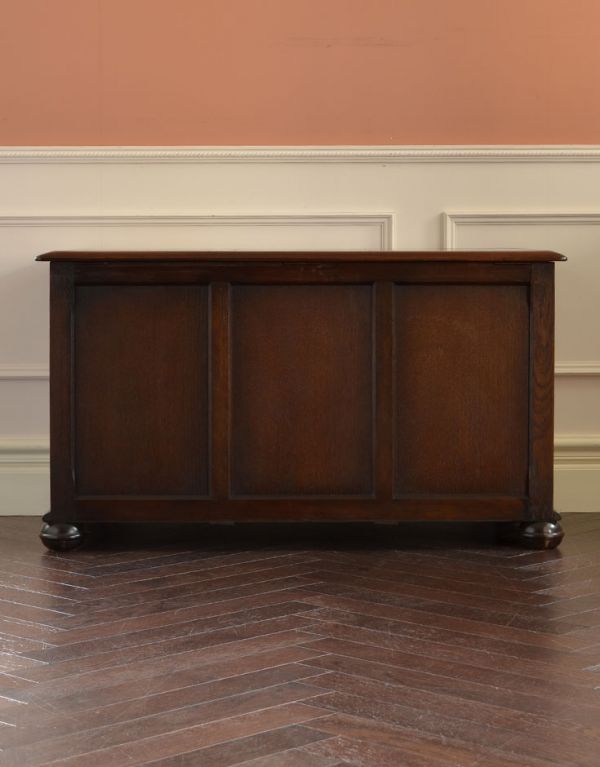 アンティーク家具　アンティークの英国家具、オーク材のコファー（ベンチ）。裏側もきちんとメンテナンスしているので、キレイな状態です。(j-1367-f)