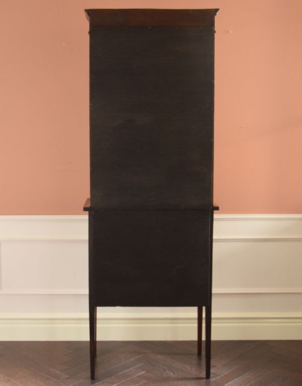 アンティークのキャビネット　アンティーク家具　象嵌がたっぷりのアンティークの英国家具、ガラスのショーケース。キチンとメンテナンスしてあるので、裏側もキレイです。(j-1371-f)