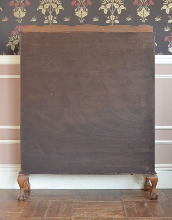 アンティークのキャビネット　アンティーク家具　英国スタイルのアンティーク家具、明るい色のガラスショーケース。しっかりメンテナンスしてあるので、裏側もキレイな状態です。(j-1376-f)