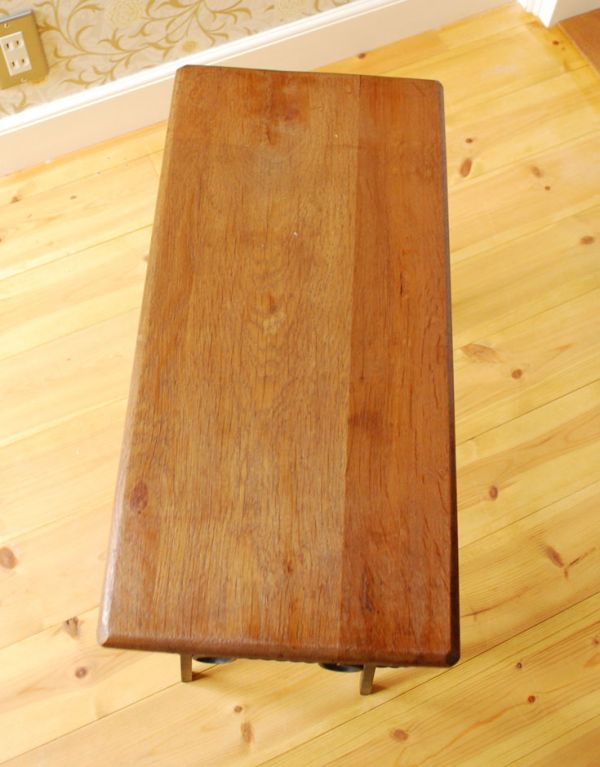 アンティーク家具　アンティークの北欧インテリア、アイアン×ウッドのマガジンラック。天板があります。(j-1392-f)