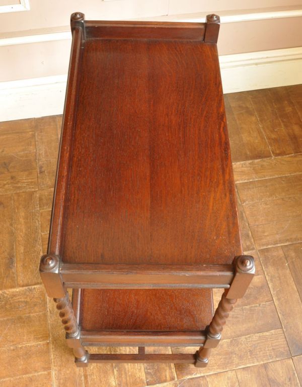 アンティーク家具 イギリスの便利なアンティーク家具、2段タイプのワゴン(トロリー) 。しっかりお直ししてあるので、天板もキレイです。(j-1398-f)