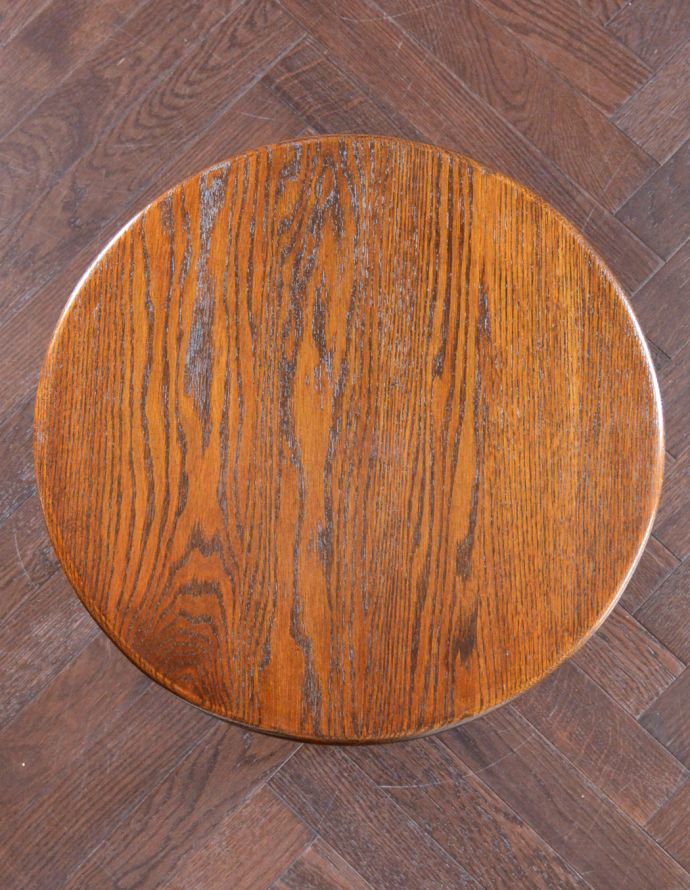 ロイドテーブル　アンティーク家具　英国スタイルのアンティーク家具、コンパクトなオケージョナルテーブル。天板もピカピカにお直ししました。(j-1400-f-1)