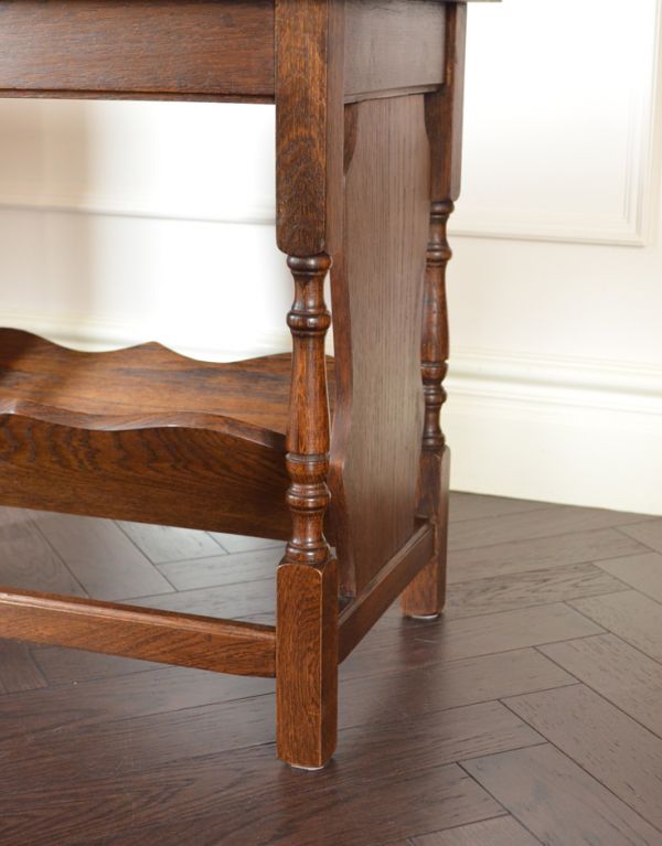 アンティーク家具 初めてのアンティーク家具に、雑誌や新聞を入れる木製のマガジンラック。しっかりメンテナンスしてありますのでご安心ください。(j-1402-f)