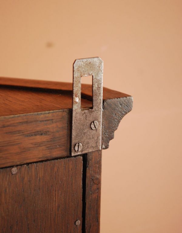 ウォールシェルフ・ウォールハンガー　アンティーク家具　壁付けのフランスアンティーク家具、ガラス扉のウォールキャビネット 。壁に付ける際は、しっかりとネジで固定してください。(j-1404-f)