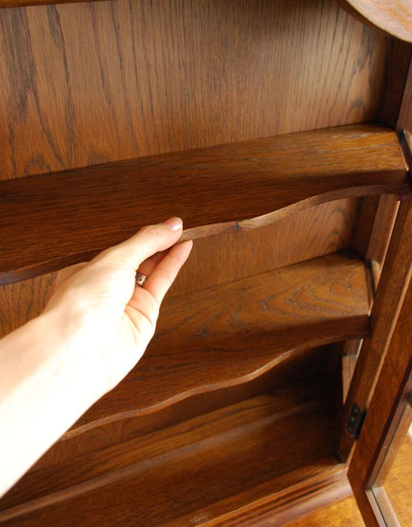 ウォールシェルフ・ウォールハンガー　アンティーク家具　壁付けのフランスアンティーク家具、ガラス扉のウォールキャビネット 。棚板は取り外しできます。(j-1404-f)