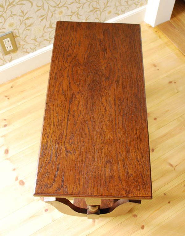 マガジンラック　アンティーク家具　イギリスのアンティーク家具、天板付きのマガジンラック。天板があります。(j-1409-f)