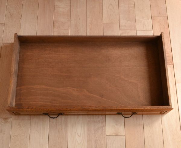 アンティーク家具　南フランスのアンティーク家具、リゾートチックなキャビネット。引き出しは１杯。(j-1414-f)