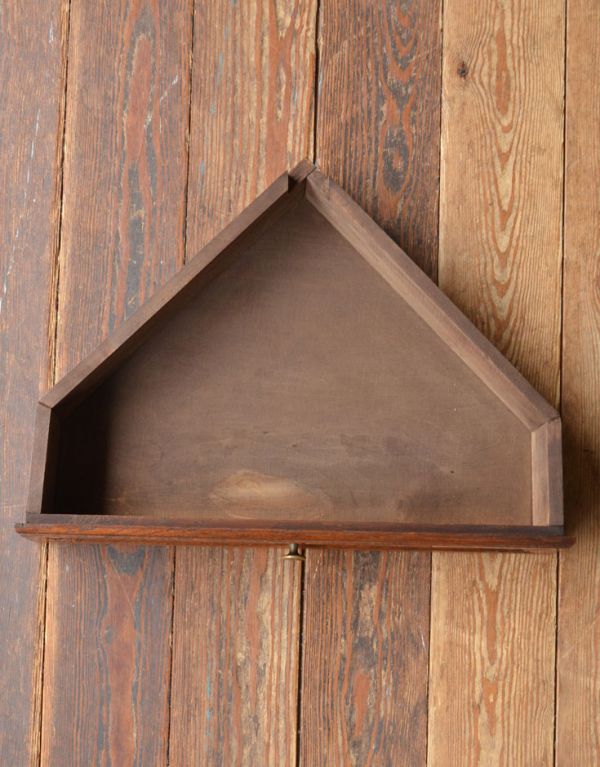 アンティークのキャビネット　アンティーク家具　美しいアンティークの南仏家具、ガラス扉付きコーナーキャビネット。引き出しが１杯付いています。(j-1418-f)