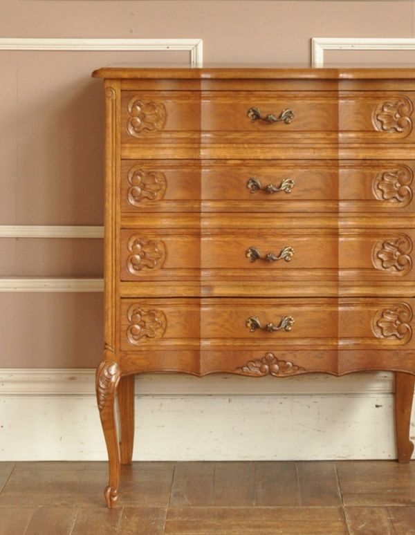 アンティーク家具 南フランスのアンティーク家具、彫がたっぷりの4段チェスト。繊細で高級感たっぷりの彫り。(j-1423-f)