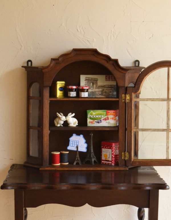 ウォールシェルフ・ウォールハンガー　アンティーク家具　フランスの壁付けアンティーク家具、ガラス扉のウォールキャビネット 。落ち着いた雰囲気が美しいウォールキャビネット。(j-1424-f)