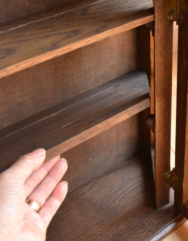 ウォールシェルフ・ウォールハンガー　アンティーク家具　フランスの壁付けアンティーク家具、ガラス扉のウォールキャビネット 。棚板は可動です。(j-1424-f)