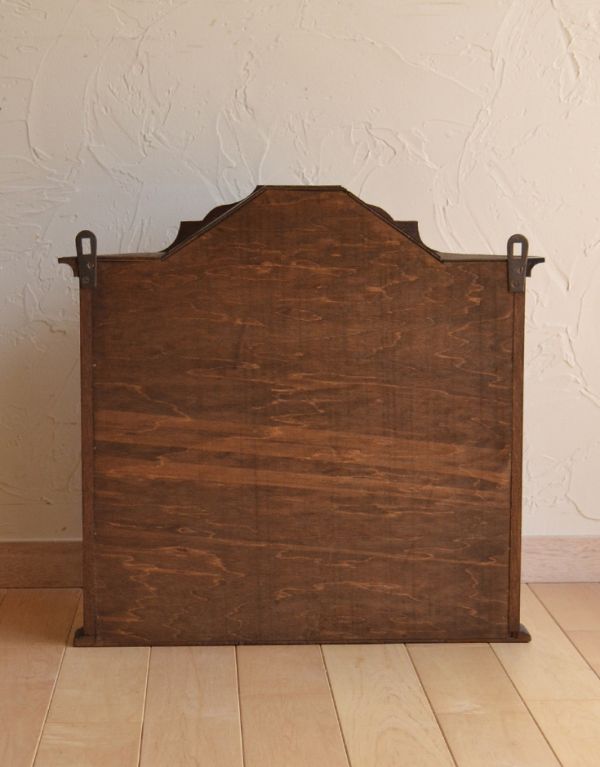 ウォールシェルフ・ウォールハンガー　アンティーク家具　フランスの壁付けアンティーク家具、ガラス扉のウォールキャビネット 。裏側もキレイな状態です。(j-1424-f)