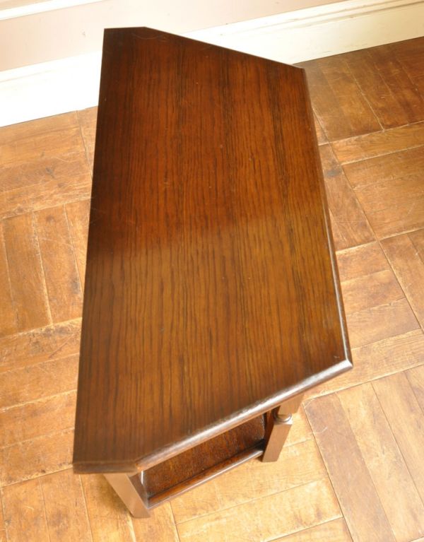 アンティーク家具　引き出しが付いた英国のアンティーク家具、コンソールテーブル。天板もキレイに仕上げました。(j-1426-f)