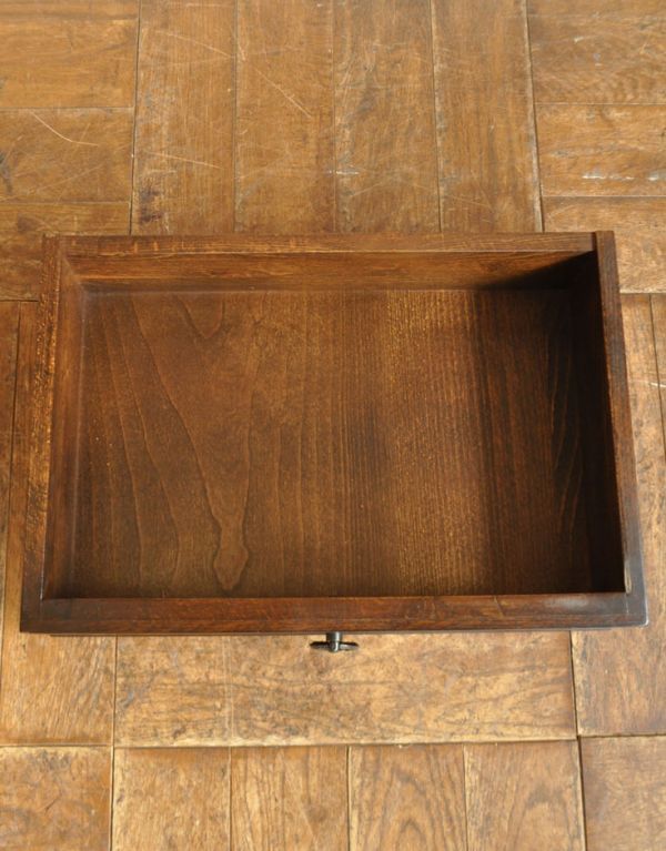 アンティーク家具　引き出しが付いた英国のアンティーク家具、コンソールテーブル。とっても便利な引き出しが付いています。(j-1426-f)