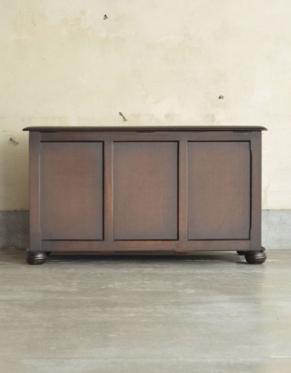 アンティーク家具　1930年代のアンティーク英国家具、オーク材のコファー（ベンチ）。裏側もきちんとメンテナンスしているので、キレイな状態です。(j-1429-f)