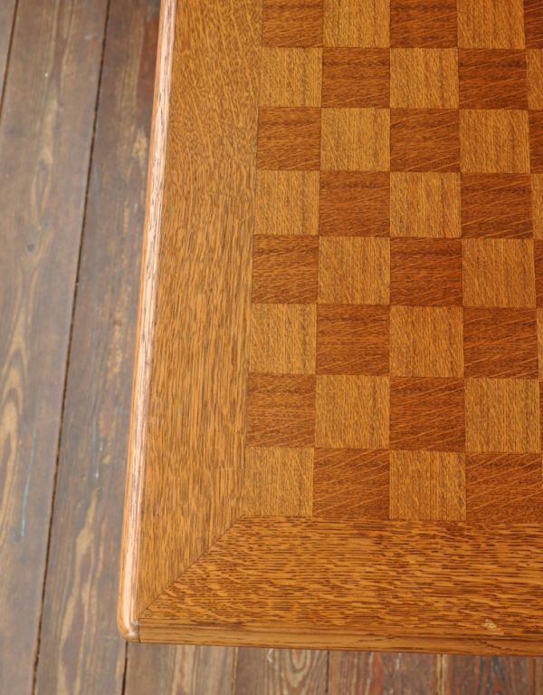 ロイドテーブル　アンティーク家具　フランスのキレイなアンティーク家具、伸張式のダイニングテーブル。天板もピカピカにお直ししました。(j-1432-f)