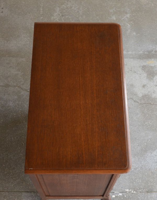 アンティーク家具　収納力のあるフランスのアンティーク家具、フレンチキャビネット。ピカピカにお直ししました。(j-1439-f)