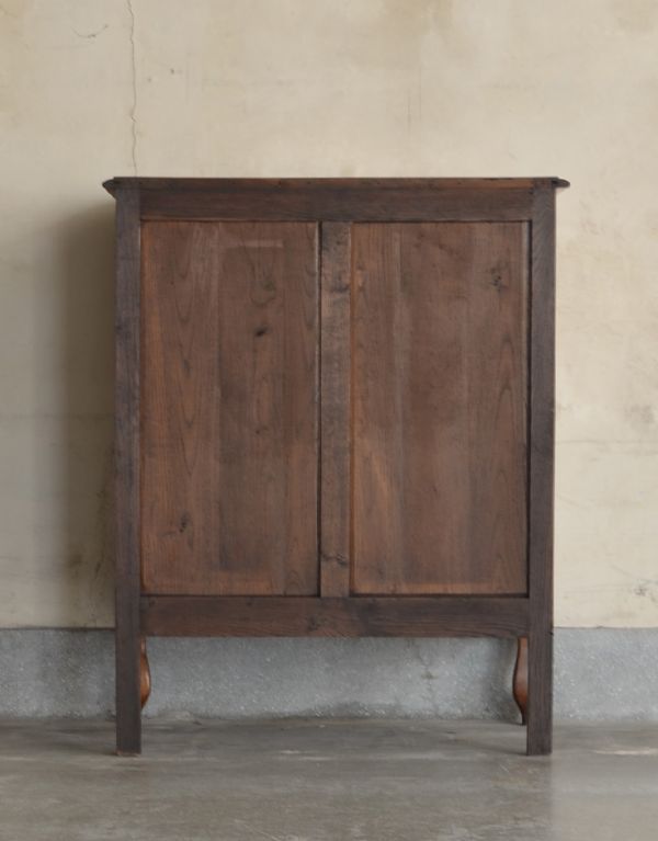 アンティーク家具　収納力のあるフランスのアンティーク家具、フレンチキャビネット。キチンとメンテナンスしてあるので、裏側もキレイです。(j-1439-f)