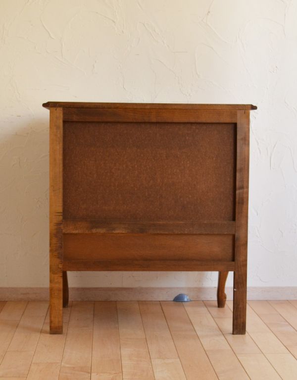 アンティーク家具 フランスの素敵なアンティーク家具、木製のキャビネット。キチンとメンテナンスしてあるので、裏側もキレイです。(j-1442-f)