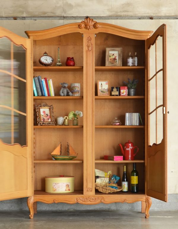 アンティークのキャビネット アンティーク家具 フランスのゴージャスなアンティーク家具、ガラスキャビネット(本棚)。どんなものを飾っても、素敵に見えてしまうキャビネット。(j-1446-f)