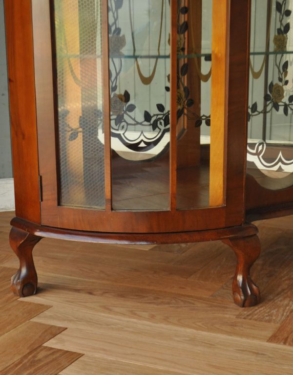 アンティークのキャビネット アンティーク家具 ミラーにお花の模様がたっぷりのアンティーク家具、イギリスのガラスキャビネット。きちんと支えます。(j-1447-f)